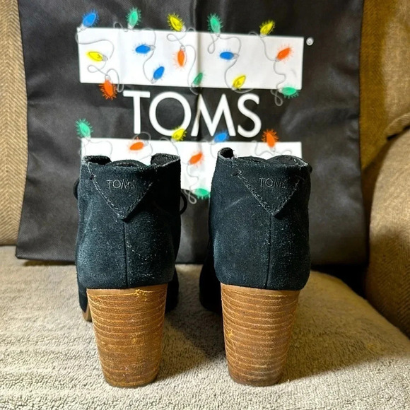 TOMS black suede women’s lunuta bootie 2.5” heel shoe size 7.5 - Picture 4 of 5